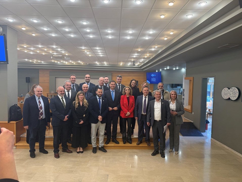 Κυβερνητική Επιτροπή  Εξωστρεφια